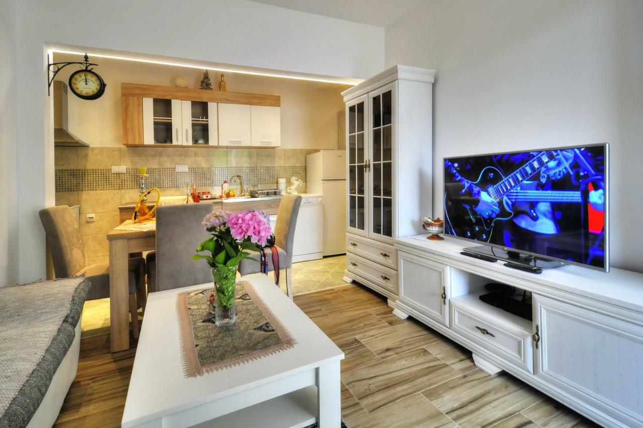 Apartments Banicevic Тиват Экстерьер фото