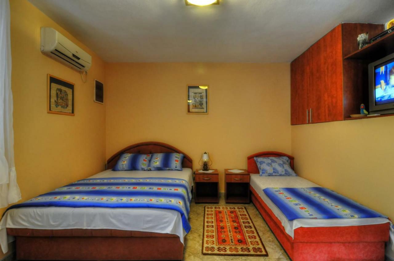 Apartments Banicevic Тиват Экстерьер фото
