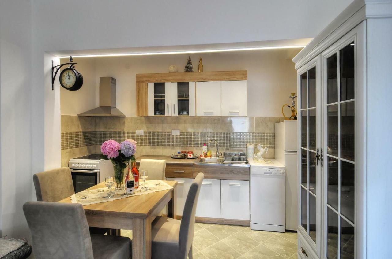 Apartments Banicevic Тиват Экстерьер фото